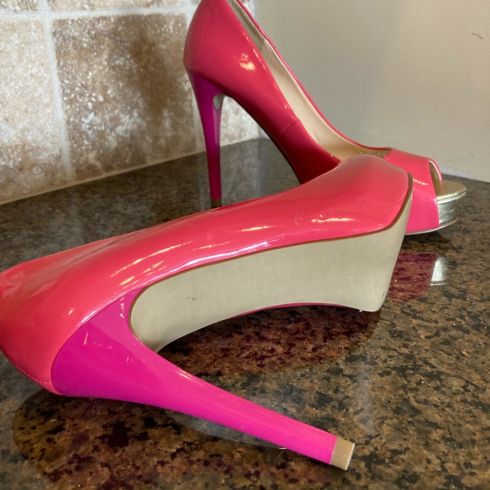 New Guess Pump Women's High Heels/ Shoes SIZE 6